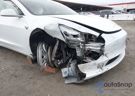 2018 Tesla Model 3 Long Range/Performance из США, поврежденный, VIN 5YJ3E1EBXJF081347